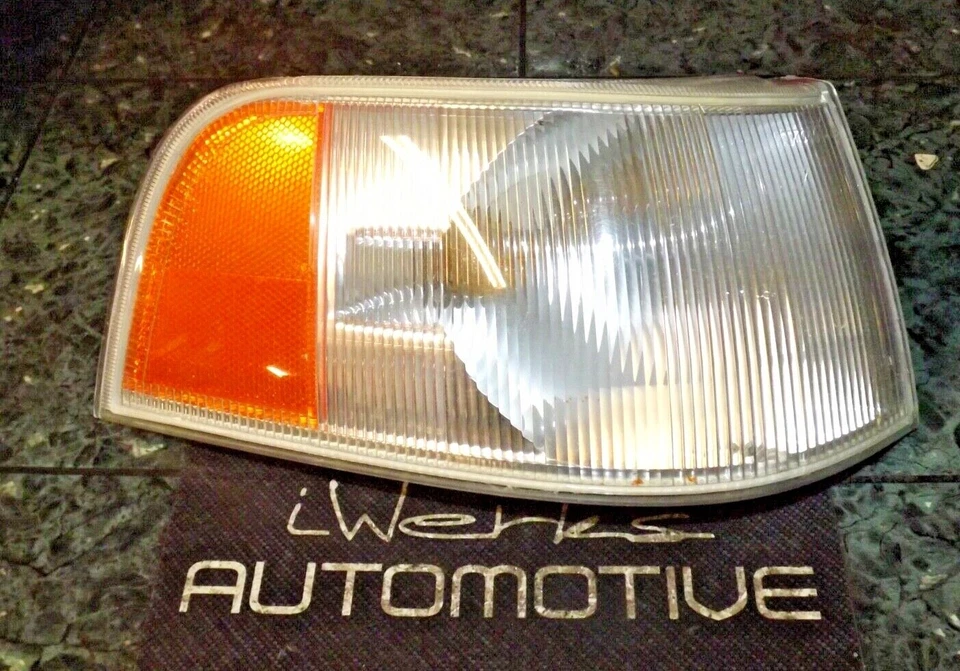 OEM 95-97 Volvo 960 S90 V90 lâmpada de lente de luz de sinal pisca-pisca canto dianteiro direito FR - Imagem 1 de 4