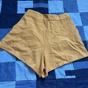 Retro Shorts hoher Bund senf, elastischer Rücken, S - Bild 1 von 3