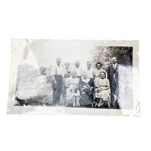 Vtg Beautiful Family Original Monochrome Photography Found Snapshot Portrait - Picture 1 of 4