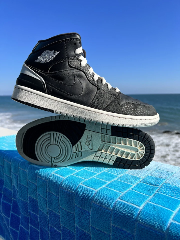 Talla 8.5M - 2014 Jordan 1 Retro 86 Platino Puro Negro (644490-010) Foto 1 de 4
