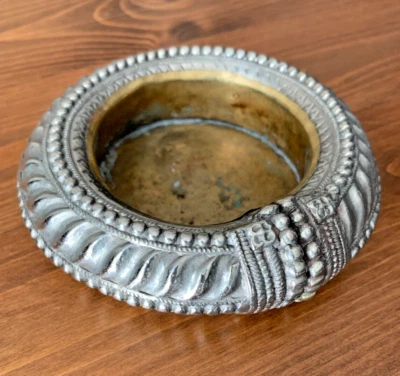 Antica cavigliera etnica d'argento montata a ciotola - posacenere - Immagine 1 di 4