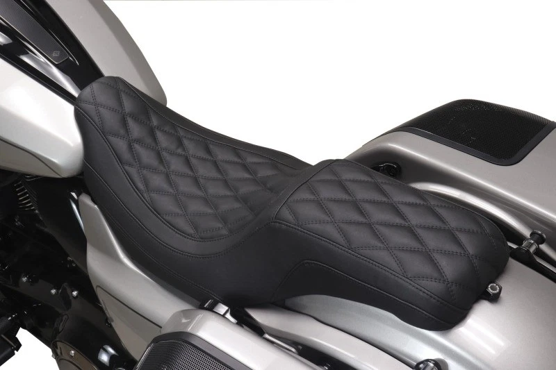 Asiento trasero cuadrado doble diamante para motocicleta Mustang para Harley Davidson CVO Foto 1 de 1