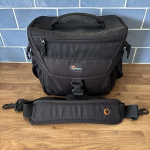 Lowepro Nova 180 AW Camera Bag Black Built In Rain Cover DSLR Shoulder Strap (G1 - Picture 1 of 22
