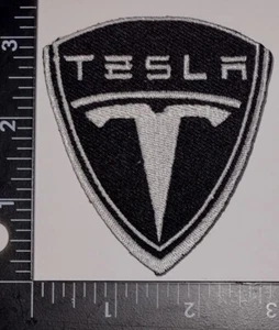 TESLA Logo weiß schwarz Patch hochwertig bügeln oder nähen schneller Versand  - Bild 1 von 1