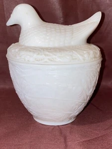 Plato cubierto vintage de vidrio de leche Avon gallina en nido pájaro paloma pollo blanco - Imagen 1 de 12