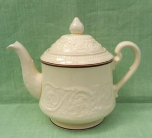 Pentola da tè vintage Wedgwood ""Ateniese"" - 1,5 pinte (850 ml) - finitura linea marrone - Foto 1 di 9