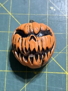 Hidden Screamers Light-Activated Scary Pumpkin Halloween - Picture 1 of 2