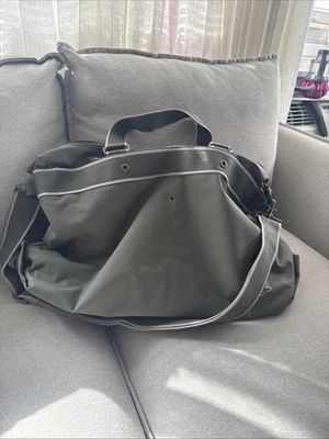 LACOSTE HOLDALL Weekender BAG Vi M86 New City Casual 14 Dark Grey Used One Trip - Image 1 of 4