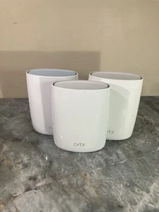 Netgear Orbi Router RBR50 with 2x Satellite RBS50 - Picture 1 of 6