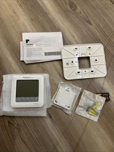 Honeywell T6 Pro Programmierbarer Thermostat TH6210U2001 - Open Box - Bild 1 von 5