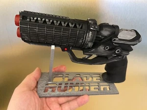 BLADE RUNNER 2049 with STAND - Officer K’s Blaster - 3D Printed/Prop/Cosplay - - Picture 1 of 15
