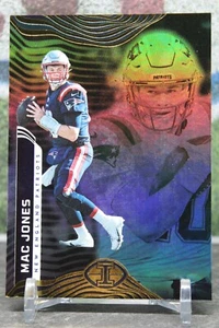 Illusions Football 2022 Hobby Box Base Mac Jones No.67 New England Patriots - Bild 1 von 2