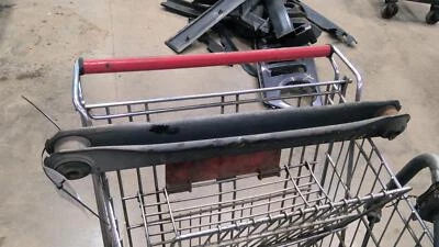 Brazo de control inferior trasero usado se adapta a: Chevrolet Tahoe 2010 trasero gris inferior Foto 1 de 4