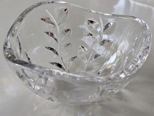 Tiffany and Co. Crystal Candy Bowl Floral Vine Leaves Wavy Edges 6" Josef Riedel - Picture 1 of 7