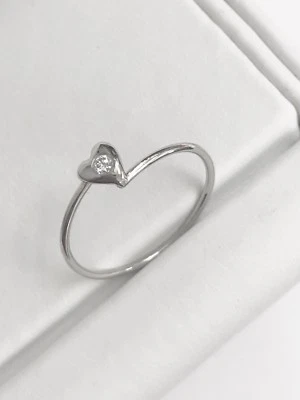 14k White Gold heart shape diamond engagement ring - Image 1 of 4