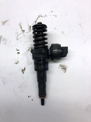Volkswagen PASSAT B6 2008 Diesel fuel injector 038130073BN 77kW DRA75203 — 第 1/4 张图片