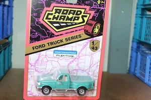 ROAD CHAMPS FORD TRUCK SERIES 1:43 FORD F150 - GREEN - Picture 1 of 2