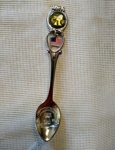 Vintage Souvenir Silver Tone Spoon Philadelphia Liberty Bell & USA Flag 4.5" Cover