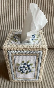 Vtg Handmade Needlepoint Tissue Box Neutral Shades With Flowers - Picture 1 of 7