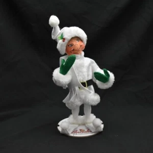 Annalee Very Merry White Elf Figur Weihnachten grüne Handschuhe Stechpalme - Bild 1 von 5