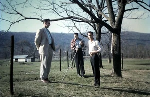 1950's Kodachrome Slide, Three Men Friends / One Huge Guy - Picture 1 of 1
