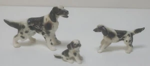 Juego de 3 estatuillas familiares de colección mini puntero de porcelana Spaniel Setter blanco y negro - Imagen 1 de 4