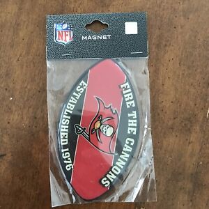 TAMPA BAY BUCANEERS  SLOGAN "FIRE THE CANNONS" NFL  FOOTBALL MAGNET  4 1/2"