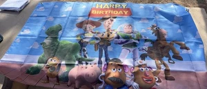 Spielzeugfiguren 3x5 Fuß Happy Birthday Banner - mit Ösen zum einfachen Aufhängen!! - Bild 1 von 4