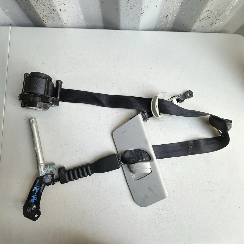 Kia Sorento 2016 2017 2018 2019 2020 cinturón de seguridad delantero derecho/hebilla OEM NEGRO Foto 1 de 4