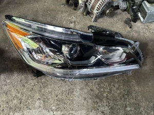 S149 - 2016-2017 HONDA ACCORD PASSENGER SIDE HEADLIGHT AHRI5PP2DRL - Picture 1 of 3