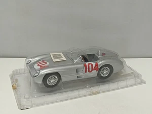 Mercedes-Benz 300 SLR #104 Winner Targa Florio 1955 Maisto 1:18 Usato - Foto 1 di 24