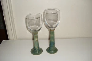 2 Wine Glasses w/ Green Stem and Cork on Bottom - Picture 1 of 9