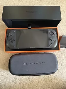 OneXFly AMD Ryzen 7840u - 1TB SSD, 32GB RAM - 120Hz 1080p Display - Picture 1 of 2