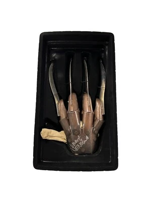 Robert Englund (Freddy Krueger ) Signed Glove