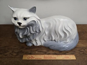 TAMAÑO REAL Raro De Colección Blanco y Gris Persa Cerámica Gato MidCentury MCM Lindo 17"L - Imagen 1 de 9