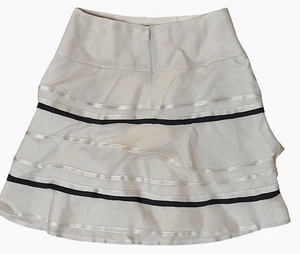 Falda Reiss de lino y seda con capas beige negra con volantes línea A para mujer UK 8 / US 4 - Imagen 1 de 6