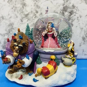 Disney Die Schöne und das Biest Belle Schneekugel mit Musik Winterszene Vögel füttern - Bild 1 von 13