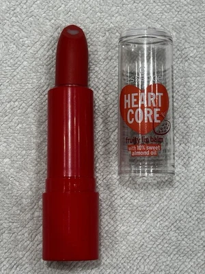 Essence Heart Core Fruity Lip Balsam - Bild 1 von 3