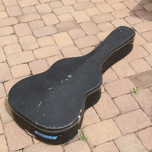 1960's Martin D-28 hard case with Blue lining. - Picture 1 of 6