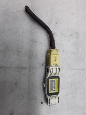 8651A014 L/F SENSOR CHOQUE DELANTERO IZQUIERDO 2006 MITSUBISHI GALANT S-165-1P Foto 1 de 3