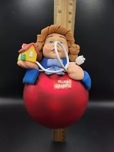 Department 56 Village Collector Natale Ornamento Brunetta Nuovo Vecchio Stock - Foto 1 di 24
