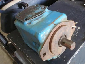 VICKERS 45V42A 1A20 SCHAUFELPUMPE - Bild 1 von 1