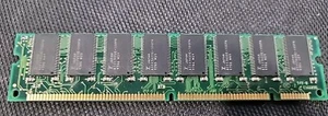 32 MB SD-RAM 168-pin 'Siemens SY54864V ' - Fujitsu SD 2Mx8-10 PC66 - Picture 1 of 3