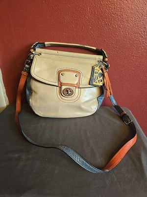 Coach Willis Turnlock Handbag - G1269-19031 - Image 1 of 4