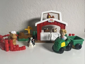 Fisher Price Little People Bauer Pflege Tiere Bauernhof Henne & Wasserpumpe - Bild 1 von 12