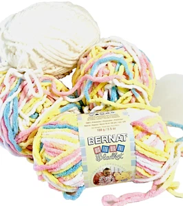 Yarn Bernat Baby Blanket, 3.5 oz, 4 Skeins Super Bulky, Pitter Patter & White - Picture 1 of 4