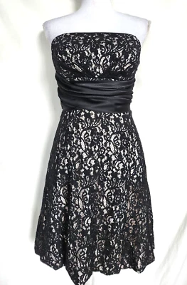 Vestido de encaje para mujer White House Black Market talla 6 sin tirantes calce y acampanado burbujeante Foto 1 de 4