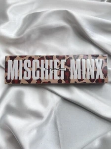 MAC Mischief Minx EYE SHADOW X8 + Highlighting Powder - Picture 1 of 3