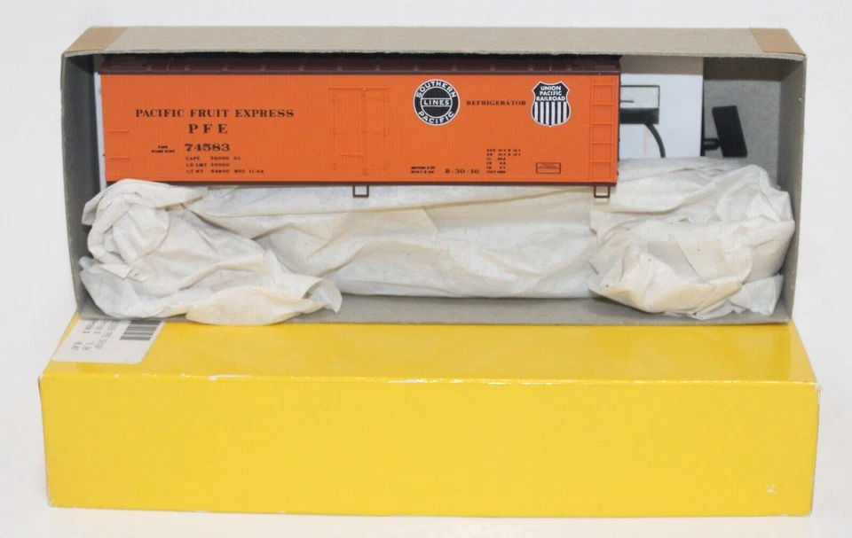 Accurail 4812 HO 40' Wood Reefer Kit PFE SP/UP 74583 Orange NIB - Image 1 of 2
