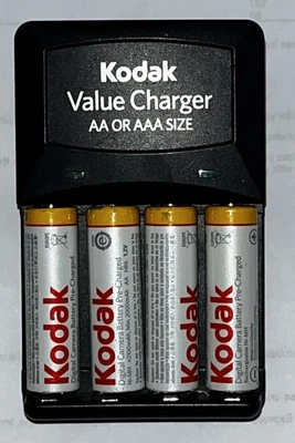 Kodak Value Battery Charger - AA or AAA - Model K620 with 4 AA batteries WORKING - Image 1 of 4